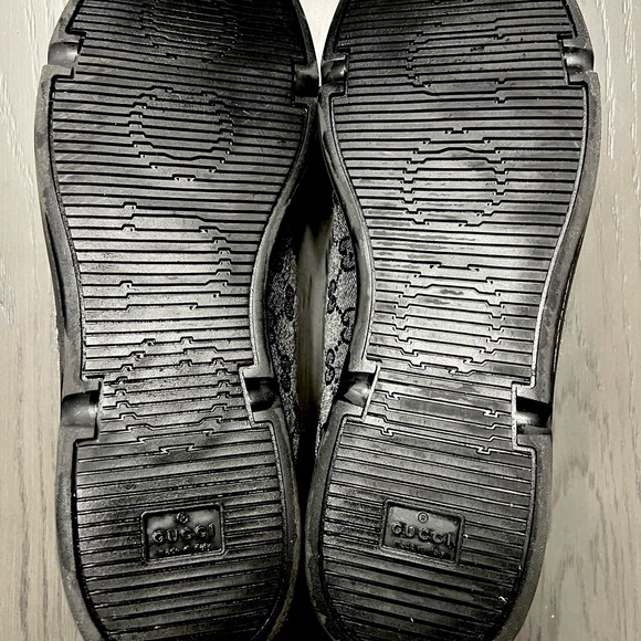 Gucci cloth sneakers with leather trim. Gucci size 10.5. - Picture 5 of 6